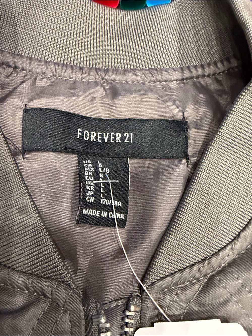 NWT forever 21 casual gray Quilted Bomber Jacket size large - Picture 3 of 4